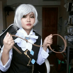 ai-zhe-ni:  I tried a thing!! I regretted not getting her gloves asap tbh :// But have some Franziska Gif!!