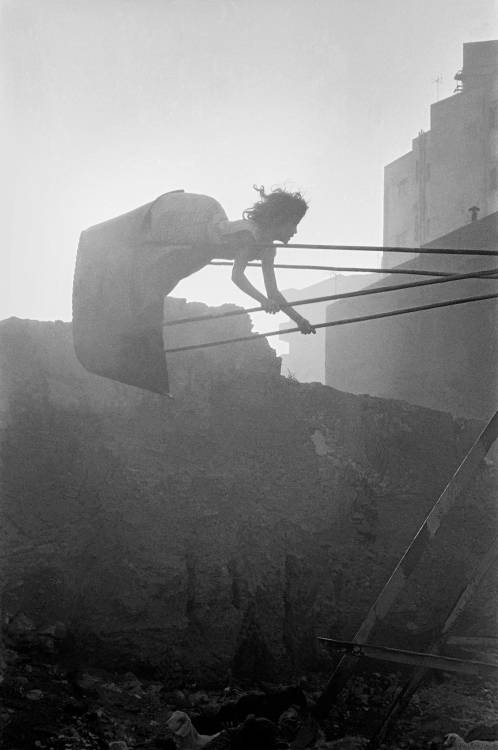 Frank Horvat, Swinging girl, Cairo, Egypt, 1962 Nudes &amp; Noises  