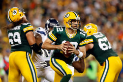 fyeahgreenbaypackers:  09.20.2015 Packers vs Seahawks - Packers win 27-17 and move to 2-0