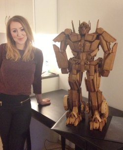 twicr:  Gingerbread Optimus Prime selected as a finalist in Norwegian Gingerbread House Contest, forever altering the relationship between machines and holiday treats.  (via CNET) 