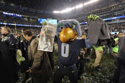 latimes:  Seattle Seahawks beat Denver Broncos, 43-8, in Super Bowl XLVIII The Seahawks scored 12 seconds into each half, and their defense didn’t give up a first down until the 20th minute of the game. “The Seahawks emphatically proved in a league