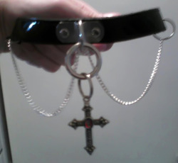 Here is a picture so you see the result. I know the cross is not the same and the ring are round but I couldnt find better in a 4 hours time rush