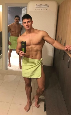 alexlooking4friends:  bromancingbros:     After dropping the towel… 