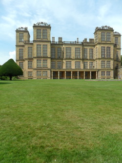 vwcampervan-aldridge:  Hardwick Hall, Built in 1597, Film Location for Malfoy Manor in Harry Potter. Derbyshire, England All Original Photography by http://vwcampervan-aldridge.tumblr.com