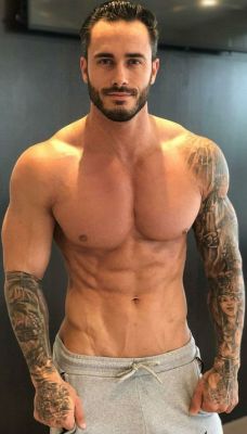 peterc5457: Eyes, pecs and abs.