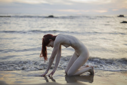 awaitingthegreatcollapse:  Keep me grounded Photographer: Leif Helsing | MMModel: Malinda Wasell | tumblr | MM Keep credits and caption intact if reblogging 