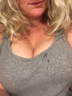 onesubsjourney:  irishsweetie101:  It’s Titty Tuesday!!!  Look at her awesome boobs! 😍