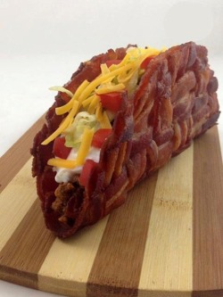 angeleyes79:  homegeekonomics:  Bacon Taco (via ZeroGravity on Pinterest)  Seriously. .. get on this taco bell!! :)  Holy shit!!_