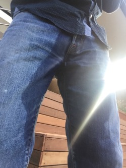 sabound2bfun:  Letting go in my jeans… 