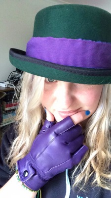 ashamedofmybrain:  Finally cut the fingers off my gloves for my riddler cosplay! Omg they look so good! Should I put question marks on them?? #TellMeImCute