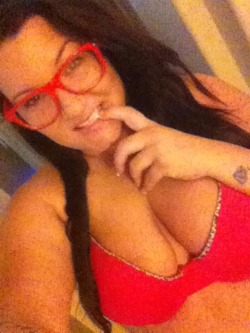 toxiclexx:  Because you know, my glasses are sexy. 