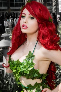sexy-cosplay-scroll:  SuperMaryFace as Poison Ivy