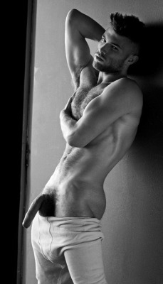 big-cocks-only:  Big Cocks Only:  Damn, just love when male supermodels give you full frontal. Imagine that large flaccid cock in your hands… …  