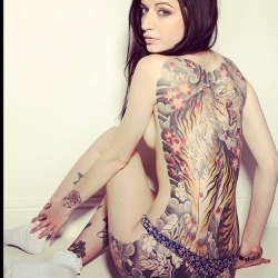 tattooedladiesmetal:  Lauren Fernandez
