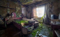 Abandonned hotel room