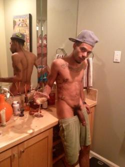 allkindsofblackdudes:  Is that Moscato? I’ll take a sip.
