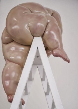 mega-spanishfeeder:  If I could I would have sex with this sculture, mmmm fantastic, so realistic and so so sexy