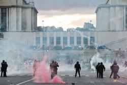 worldforthemen:  Riots after Paris Saint-Germain won the French league in the season 2012/2013 