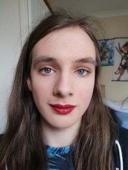 transgwynevere:  Going to go meet some friends, first time going out wearing makeup Hope it looks ok?  Yes it does looking great