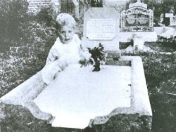 Ghost Baby The photograph to the right was taken by a woman mourning her 17 year old daughter who had passed away. She stated that she did not even recognize the child. She also states that it does not resemble her deceased daughter as a child. So the
