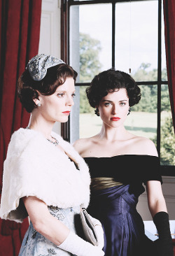 lovelyemiliafox:Emilia Fox and Katie McGrath in the docudrama ‘The Queen’.