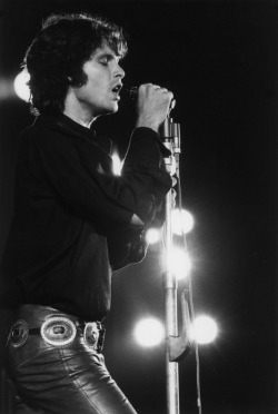 babeimgonnaleaveu:   Jim Morrison photographed by Ed Caraeff, 1968.  