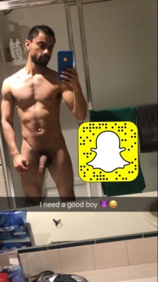 sharehotdudes:  Save the snapcode and follow him on Snapchat 👌
