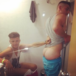 instalads:  Pissed up in Magaluf.