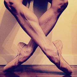 #ballerina #calves #crossedlegs #feet #ballet #muscularcalves #bigcalves #largecalves #stronglegs #sexylegs #hotlegs #instalegs https://www.instagram.com/p/Bx8a73BjcqN/?igshid=1dnz1ur5g77ed