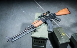 gunrunnerhell:  M72A custom built Yugoslavian M72, which is a rather distinct RPK variant. This one has an actual ZRAK M89 optic calibrated for the 7.62x39 cartridge. I have seen Yugo SKS 59/66′s and M70′s with this scope but never an M72 til now.