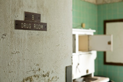  In most asylums, there were multiple layers of protection keeping patients away from the medication.  At Bryce State Hospital in Tuscaloosa, drugs were locked inside a special cabinet in the operating suites, inside a locked “DRUG ROOM”, as seen