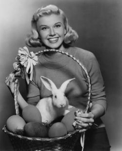 grayflannelsuit:  Happy Easter from Doris Day! 
