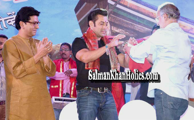 2013 - ★ Salman Khan with Raj Thackeray, Nitin Sardesai, and Sajid Nadiadwala during the Koli Mahotsav (November 22, 2013) ! Tumblr_mwy8guo7ZA1qctnzso7_1280