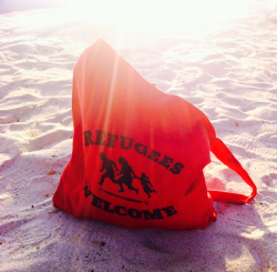 black-mosquito:  Refugees welcome. Recycling bag.