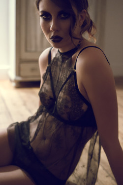 always nice: Karolina Laskowska©karolinalaskowska.myshopify.comBest of Lingerie:www.radical-lingerie.com