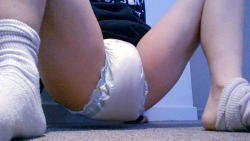 imfromjupiteralsothefuture:  felt this soaked diaper deserved a photo or two :p 
