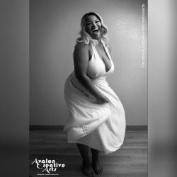 - @avaloncreativearts Curves  done with Class Model Kenisha  @omg_kng location Baltimore #brunette #sexy #catalog #pinup  #retro #makeup #plussize  #smile #marilynmonroe #cleavage  #round #backside  #baltimore #thewire #fashion #fashionblog #manik #dmv