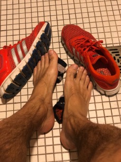 collegesocks22:  Gym feet and socks