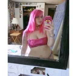 sniickersnee:  #weightloss #curveygirl #hourglass #pinkhair #altgirl #bikini