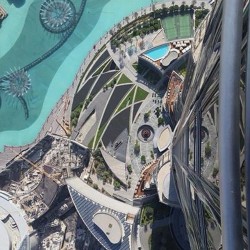 Worlds tallest!  #Dubai #travel #lookingdown #worldstallest #worldstallestbuilding #goodrimes (at Dubai, UAE)