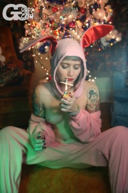 sexncomics:  #AshaLo #BunnyEars #Smoking #Tits #Tattoos