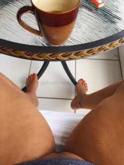 hottotrottots:  Coffee time