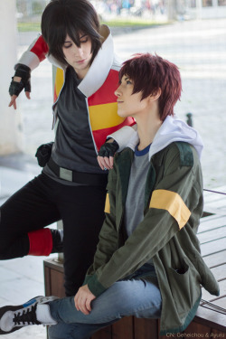 geheichous:    Voltron season 2 was released a few days ago so @pnkvirus and I decided to upload some of our Lance and Keith cosplay photos! We only wore these cosplays once but we plan to make a photoshoot sometime soon, we even want to make a cmv ayyyy