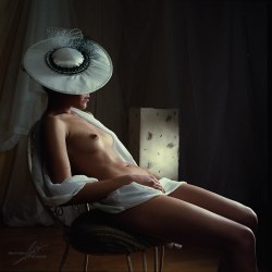 erotic or Art or both?©Mark-Meir Palukshtbest of erotic photography:www.radical-lingerie.com