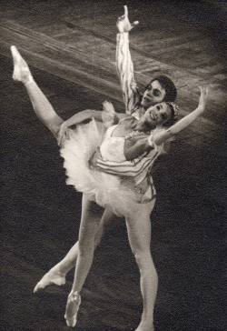 loverussianballet:  Ирина Колпакова и Михаил Барышников - октябрь 1973 ( Irina Kolpakova and Mikhail Baryshnikov - October 1973.