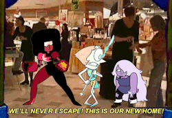 codykins123:  baezula:  trapped in the perfume department forever  Classic XD  perfect lol XD