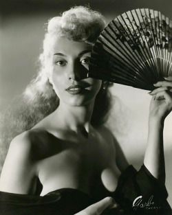 Jean Smyle     In 1952, she appeared in a promo photo series as a blonde dancer named: Roxanne.. She&rsquo;d begin dancing for the 1st time as a Feature Act, after serving time as a chorus girl at the &lsquo;GRAND Theatre&rsquo; in St. Louis.. Before