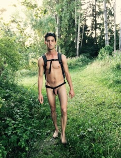 wolfpackmag1:  The only way to hike is to hike free without clothes