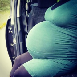 my-pregnant-belly:  Trying to get out of the car with my big pregnant belly   Follow him: http://my-pregnant-belly.tumblr.com/