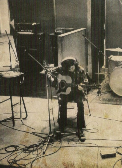  Jimmy Page recording “Thank You” at Morgan Sound Studios in 1969. 